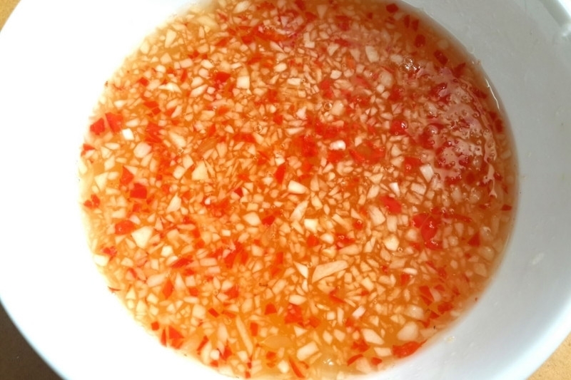 cách pha nước chấm nem 2