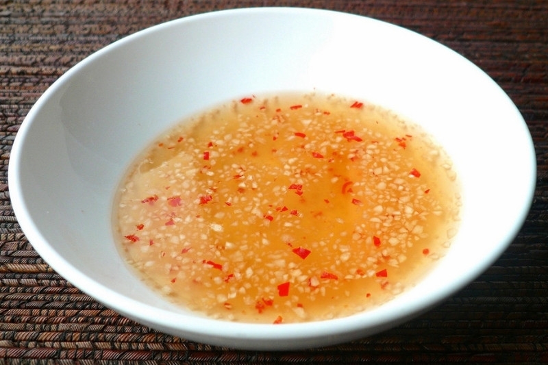 Cách pha nước chấm nem 3