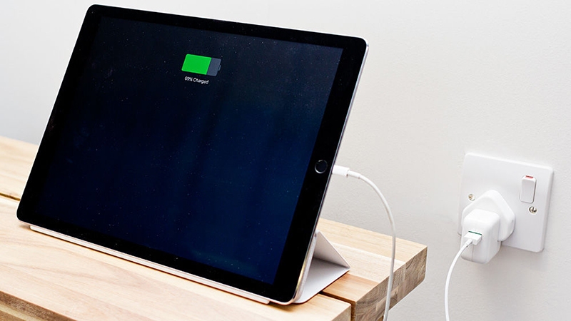 cách sạc iPad nhanh 1