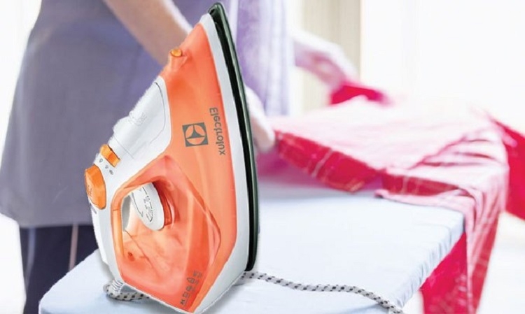Cách sử dụng bàn ủi hơi nước Electrolux (Hình 6)