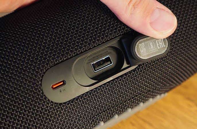 tinh nang sac nguoc loa jbl charge 5