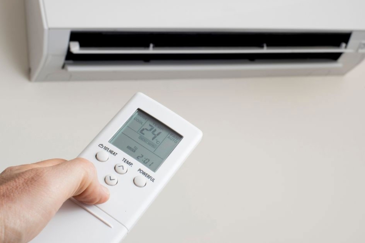 Hướng dẫn cách sử dụng remote máy lạnh Reetech chi tiết giúp thiết bị hoạt động hiệu quả và bền bỉ