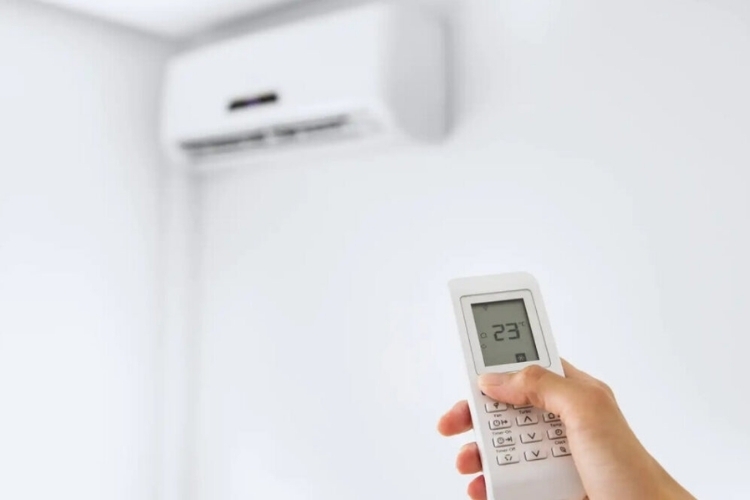 Hướng dẫn cách sử dụng remote máy lạnh Reetech YKR-P/002E hiệu quả, tiết kiệm điện và bền lâu