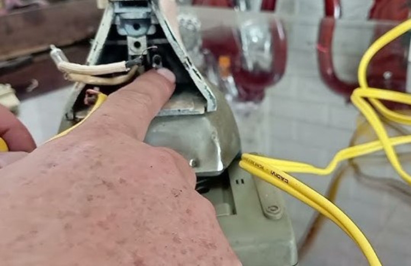 Cách sửa bàn ủi hơi nước không nóng - hình 5