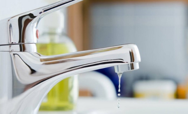 cách sửa vòi nước nóng lạnh chảy yếu - hình 2