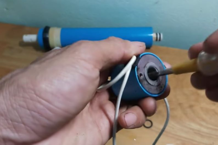 cách thay van từ máy lọc nước 6