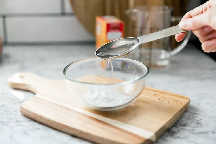 Vệ sinh bếp gas bằng baking soda 2
