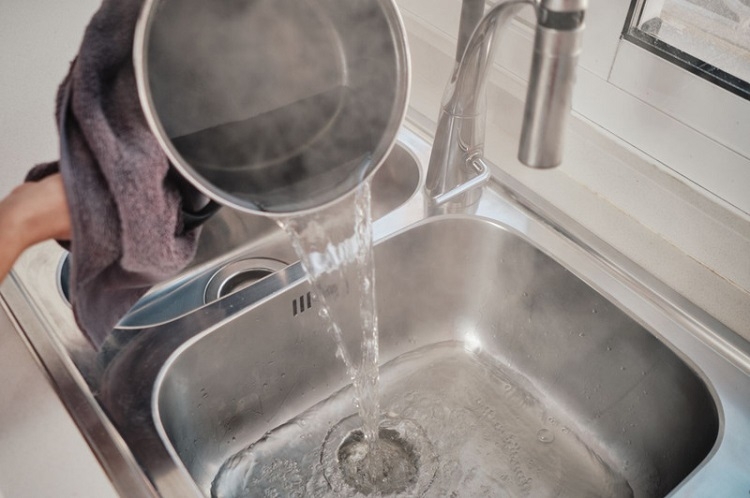 Cách vệ sinh bồn rửa bát (Hình 1)