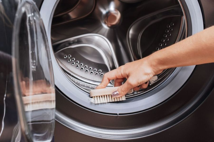 Hướng dẫn cách vệ sinh máy giặt Sharp nhanh chóng, giúp khử mùi khó chịu hiệu quả