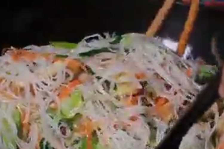 Cách xào bún gạo (Hình 4)