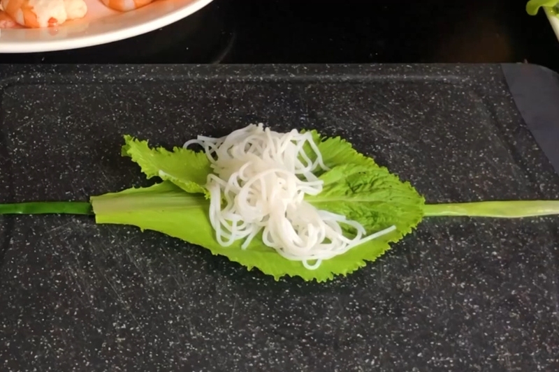 cải xanh cuốn tôm thịt 4