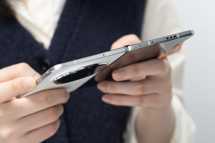 Cận cảnh OPPO Find N5 (ảnh 3)