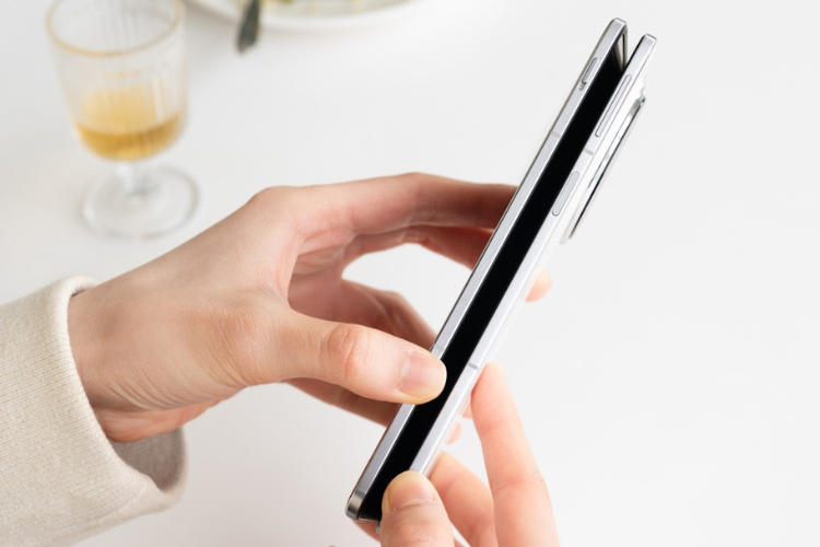 Cận cảnh OPPO Find N5 (ảnh 2)