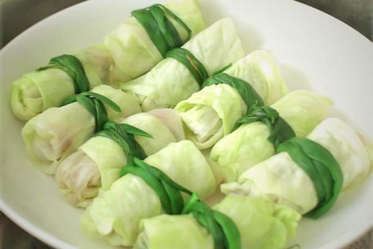 Canh bắp cải cuộn chả chay hình 5