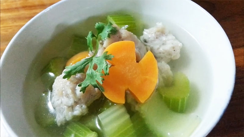 Canh cần tây cá viên hình 4