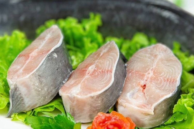 Canh chua cá trê rau nhút