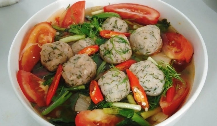 canh chua chả cá (ảnh 8)