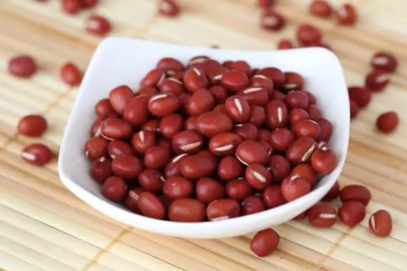 Canh đậu đỏ nấu cá chép 1