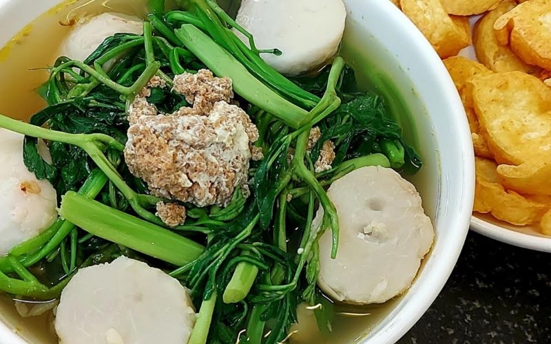 Canh khoai sọ rau rút nấu cua