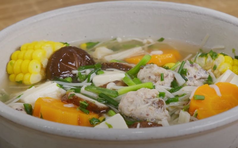 Canh nấm kim châm