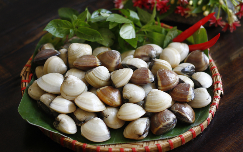 Các nguyên liệu làm món canh ngao hoa thiên lý