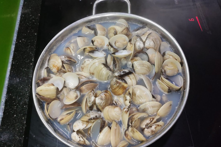 canh ngao nấu dứa hình 6