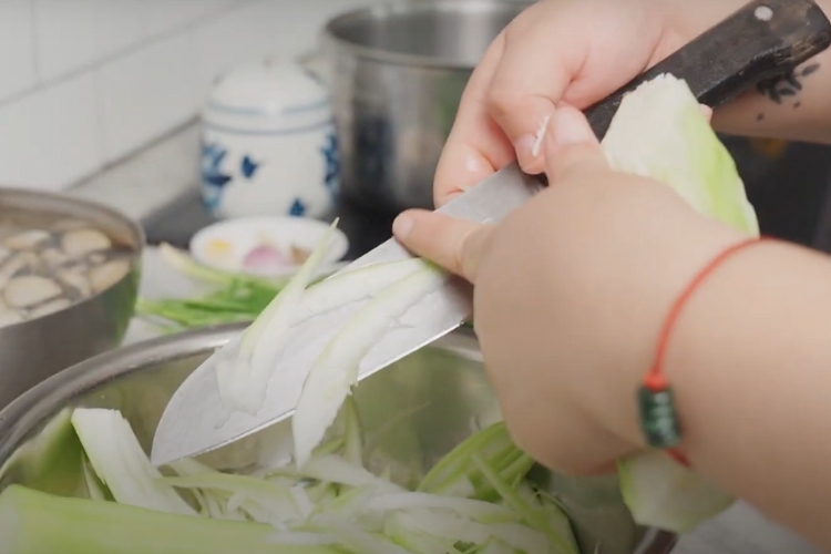 canh nghêu nấu bầu 3