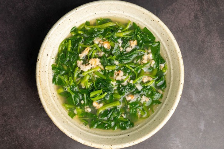 Canh rau muống nấu tôm (ảnh 7)