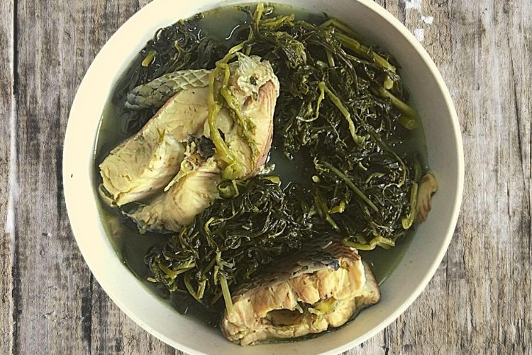 Canh rau sắn nấu cá