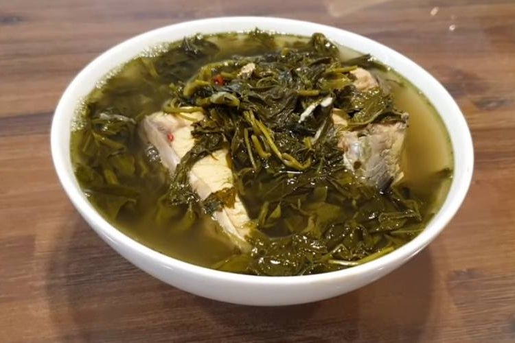 Canh rau sắn nấu cá