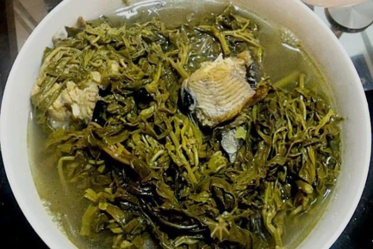 Canh rau sắn nấu cá