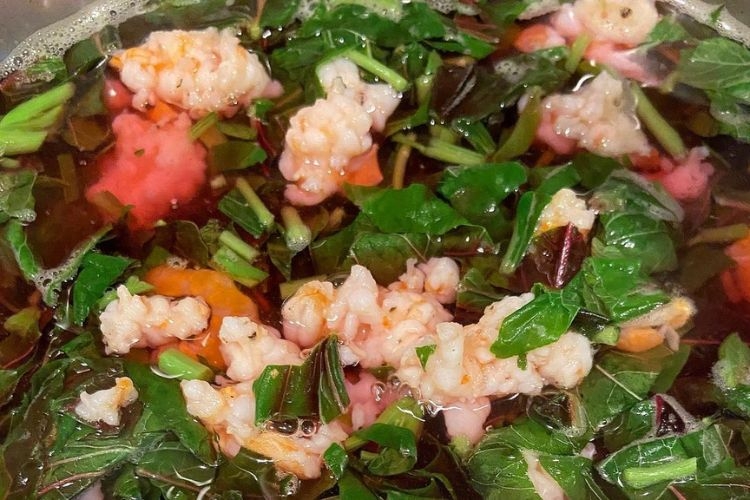 Canh rau tập tàng nấu tôm khô