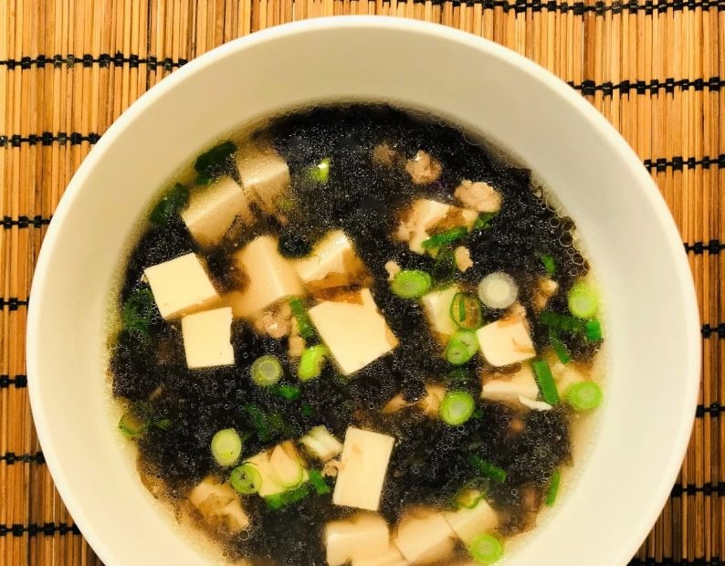 Canh rong biển thịt bò đậu hũ nấm kim châm 1