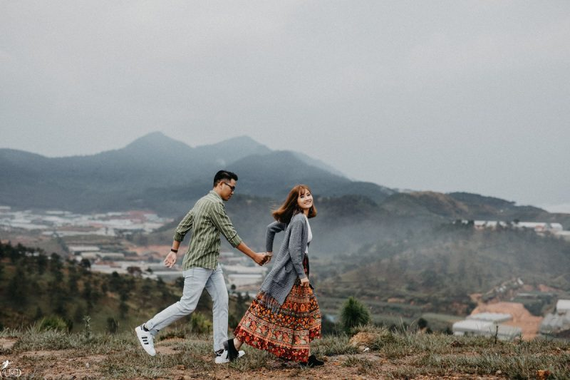 Caption couple 6