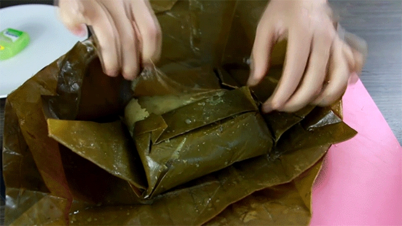 Cắt bánh chưng bằng lạt hay dao (ảnh 4)