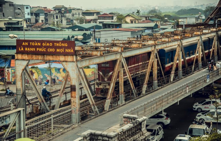 Cầu Long Biên bao nhiêu km?