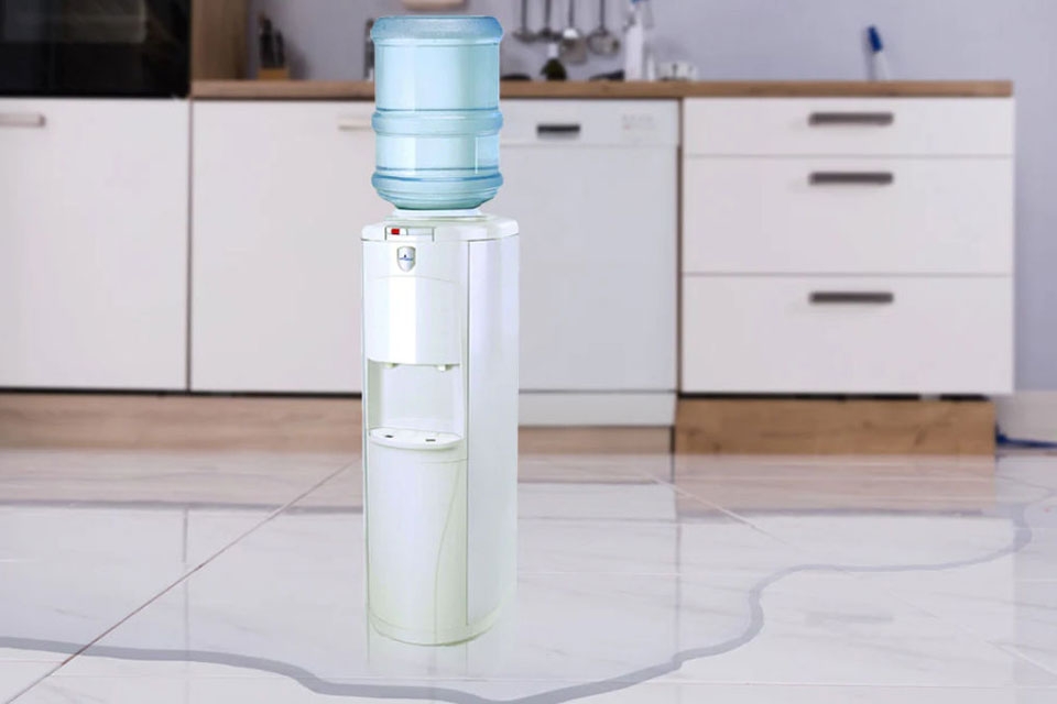 Cây nước nóng lạnh bị tràn nước: Nguyên nhân thường gặp và cách xử lý an toàn tại nhà