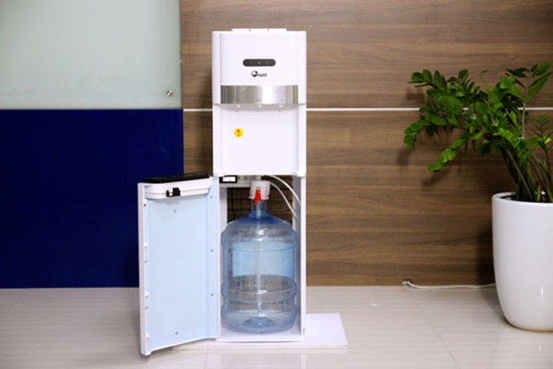 cay nuoc nong lanh binh am than fujiE wd6500c