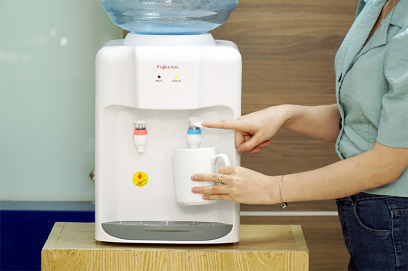 Cây nước nóng lạnh úp bình để bàn Fujihome WD55110E (hình 5)