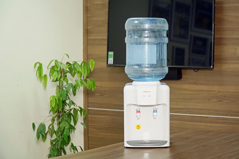 Cây nước nóng lạnh úp bình để bàn Fujihome WD55110E (hình 2)