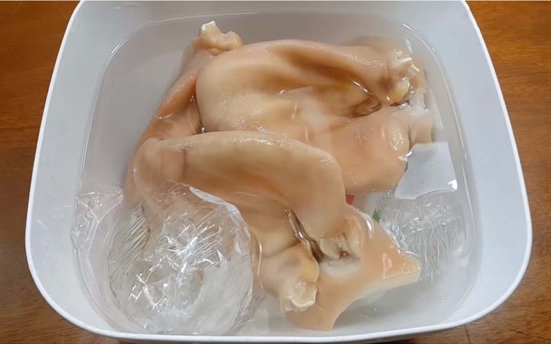 cách làm chả tai heo 1