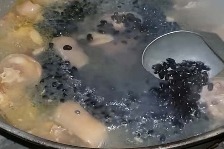 Chân bò hầm đậu đen (Hình 4)