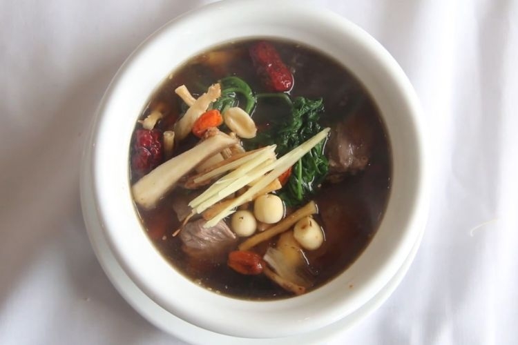 Chân dê hầm thuốc bắc