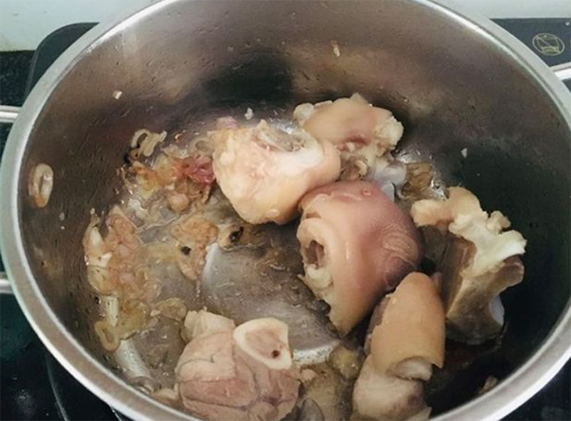 chân giò hầm bí đỏ (hình 6)