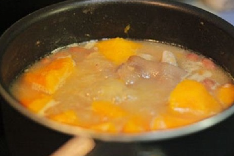 chân giò hầm bí đỏ (hình 7)