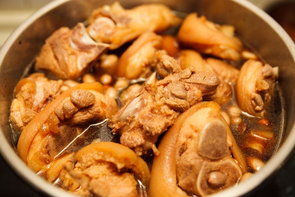 chân giò hầm đậu phộng 2