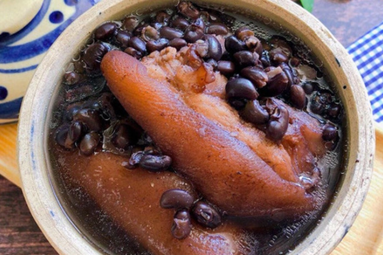 Cháo giò heo đậu đen hình 6