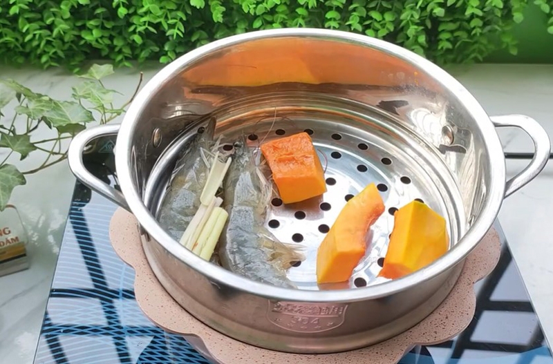 Chia sẻ 3 công thức nấu cháo tôm bí đỏ (hình 2)