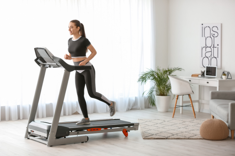 Chạy bộ trên máy hay ngoài trời tốt hơn hình 6