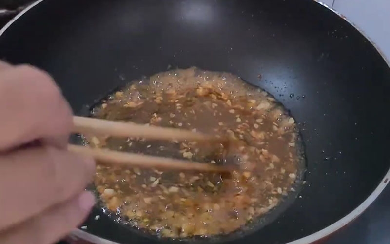 Chia sẻ cách làm đậu bắp xào tôm khô thơm ngon (hình 6)